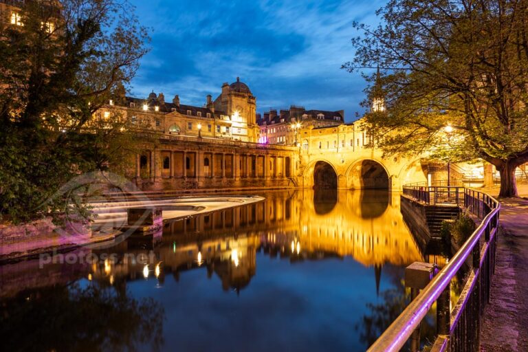 Night falls at Pulteney Bridge in Bath.
