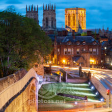 Night falls in York - Slawek Staszczuk